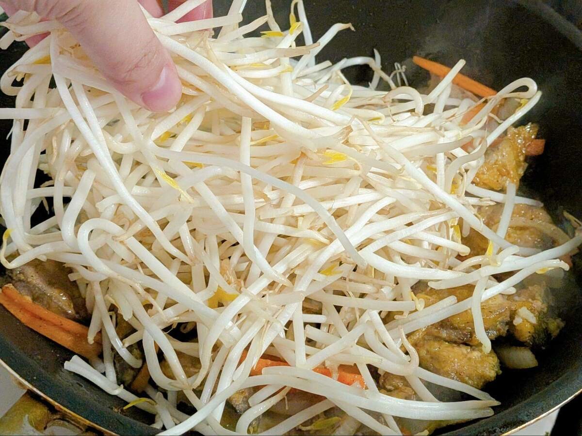 『けんまさきっちん』さん「王将風ニラレバ」のレシピ