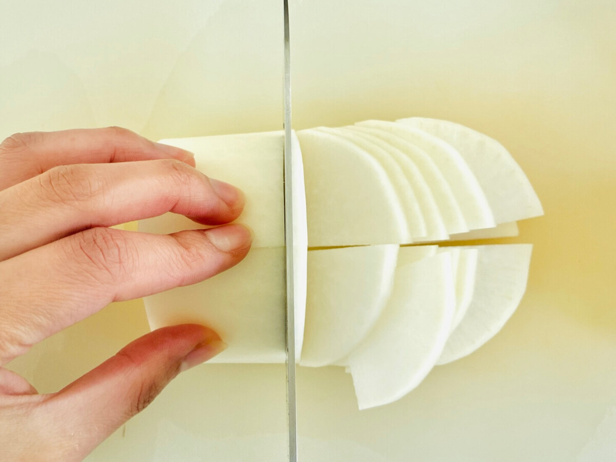 父直伝！ポリ袋に入れるだけ「大根の浅漬け」