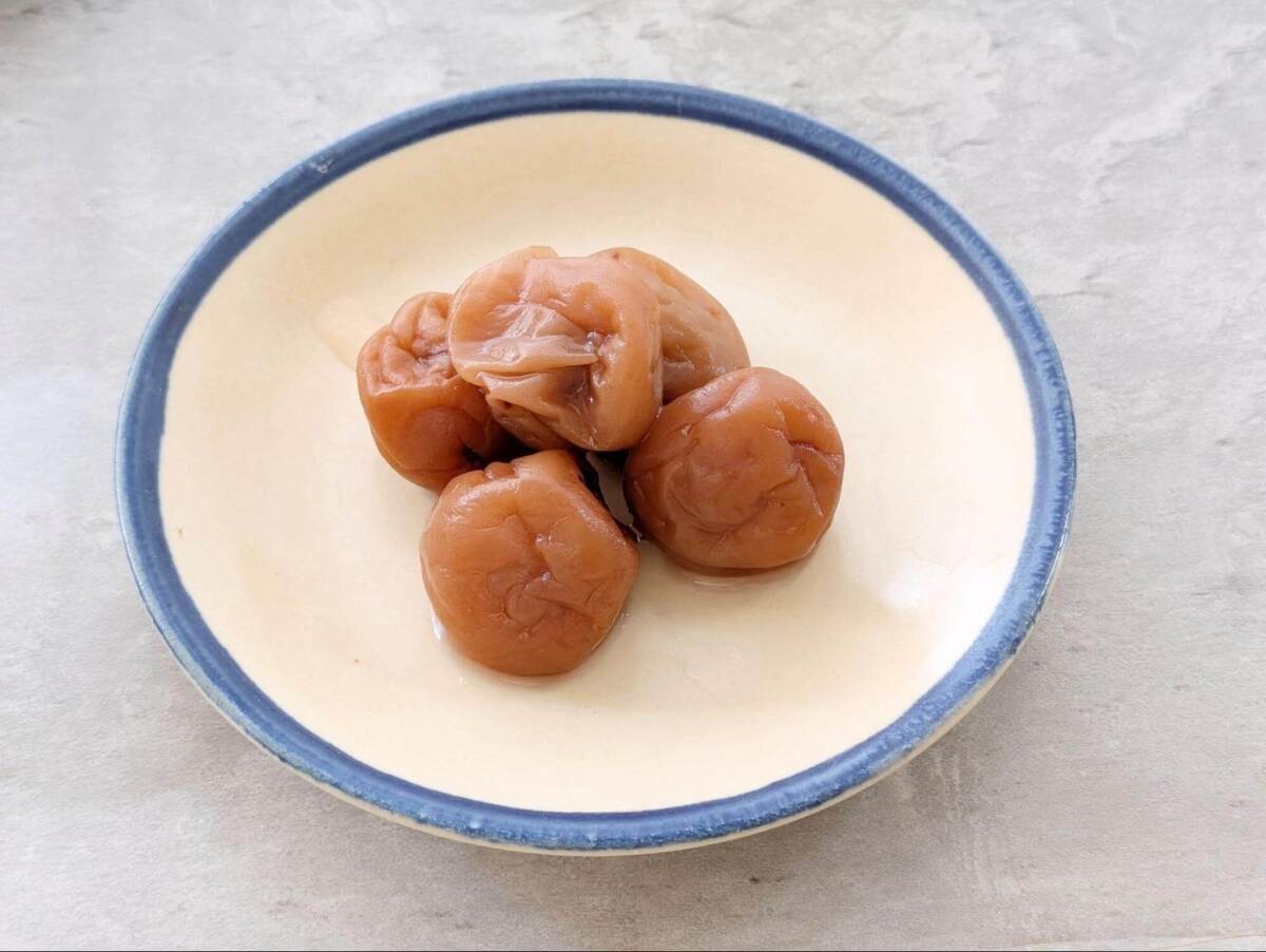 “管理栄養士”が警告【おにぎりのNG食べ方】