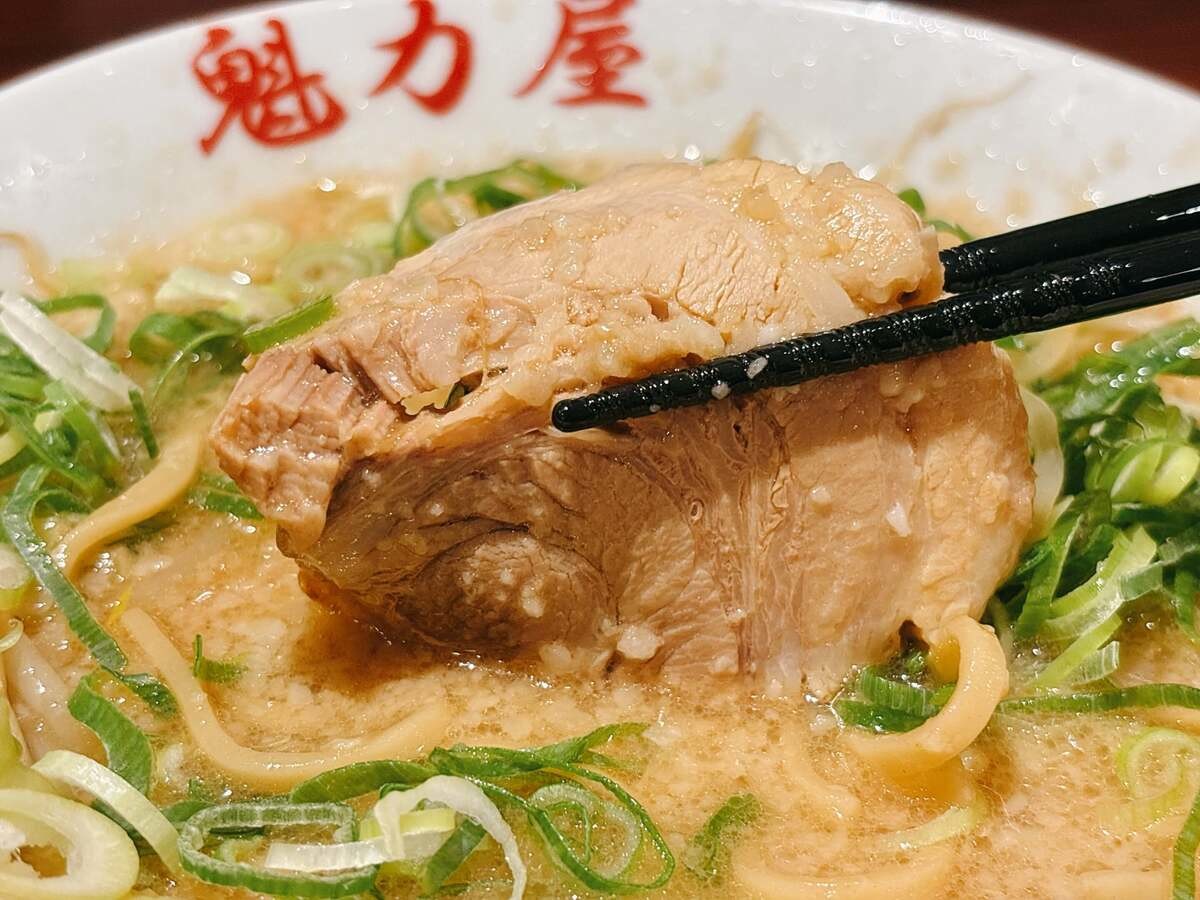 魁力屋「にんにく背脂醤油ラーメン」