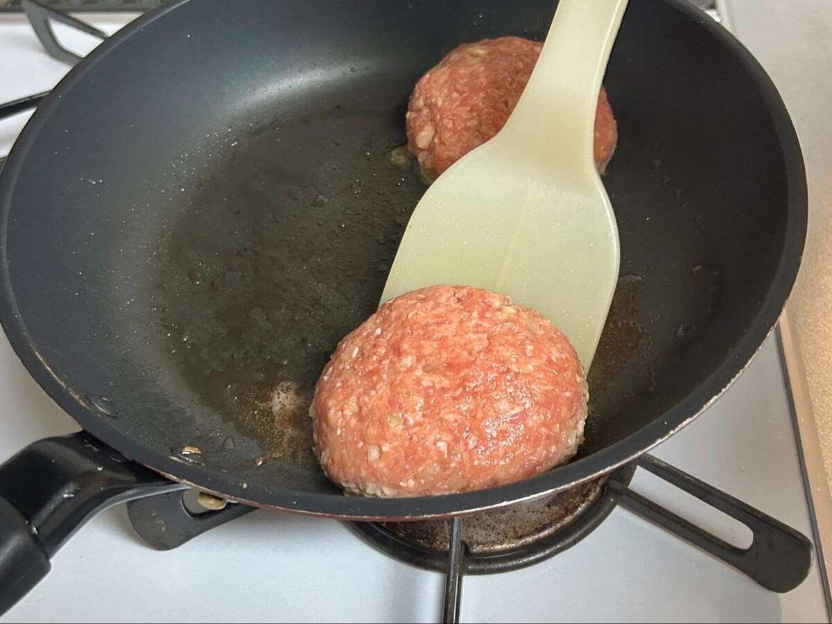 三國シェフ「煮込みハンバーグ」のレシピ