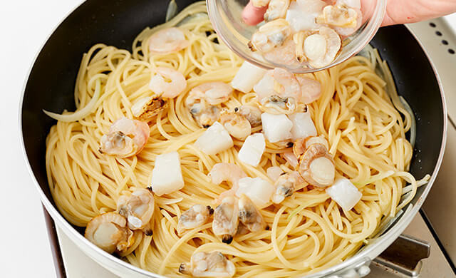 シーフードミックスの解凍方法は「塩水」が正解！