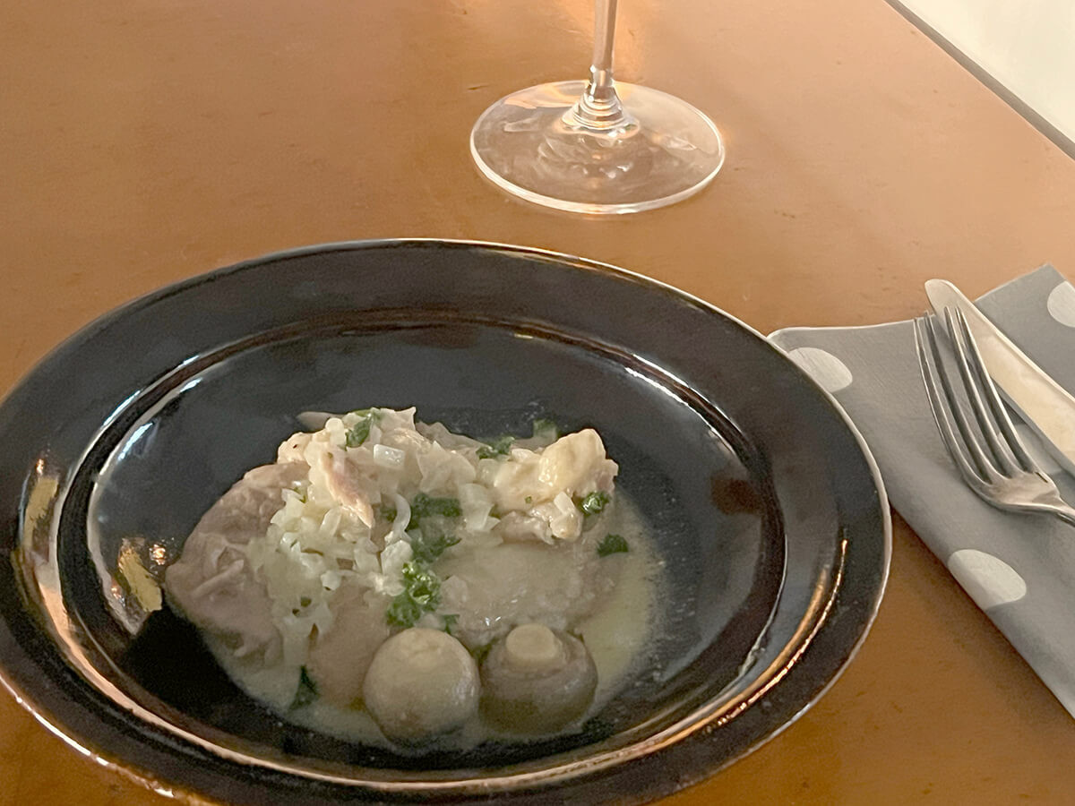 鶏肉の白ワイン煮込み