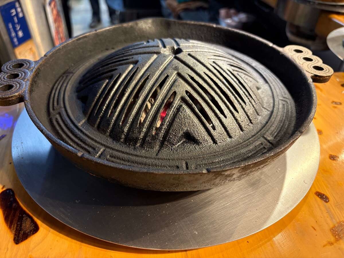 札幌を代表するジンギスカン専門店「成吉思汗だるま」