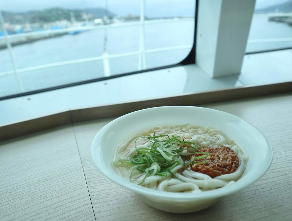 鹿児島の名物船内うどん「やぶ金」