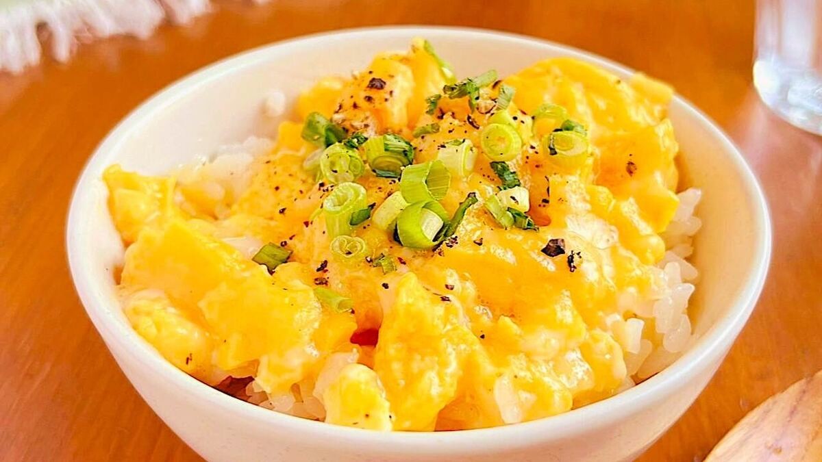 とろとろチーたま丼