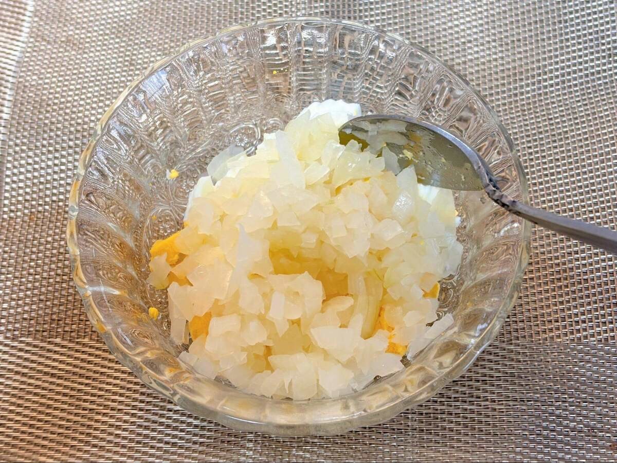 りんちょこチャンネルさん「海老とアボカドのタルタル仕立て」のレシピ