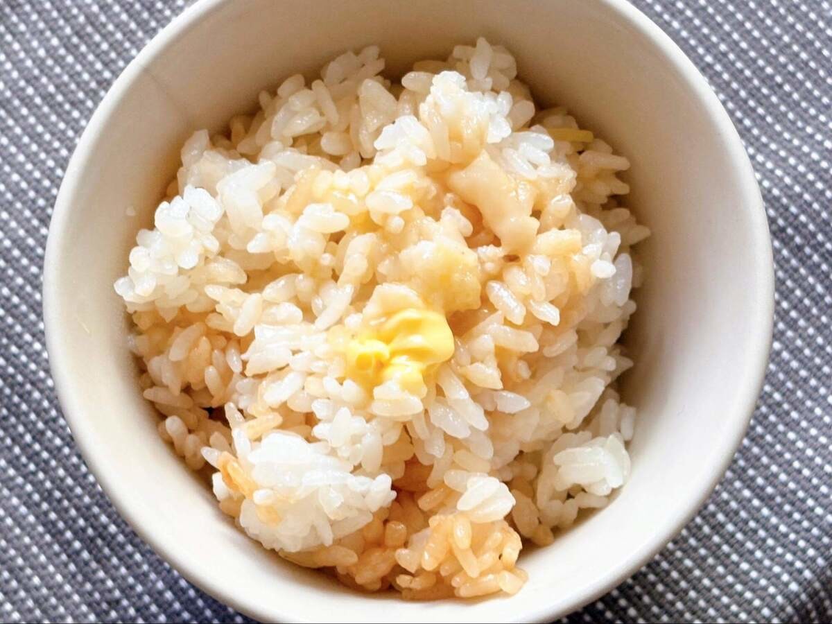 AJINOMOTO公式「エビシューマイのしょうがバター飯」のレシピ