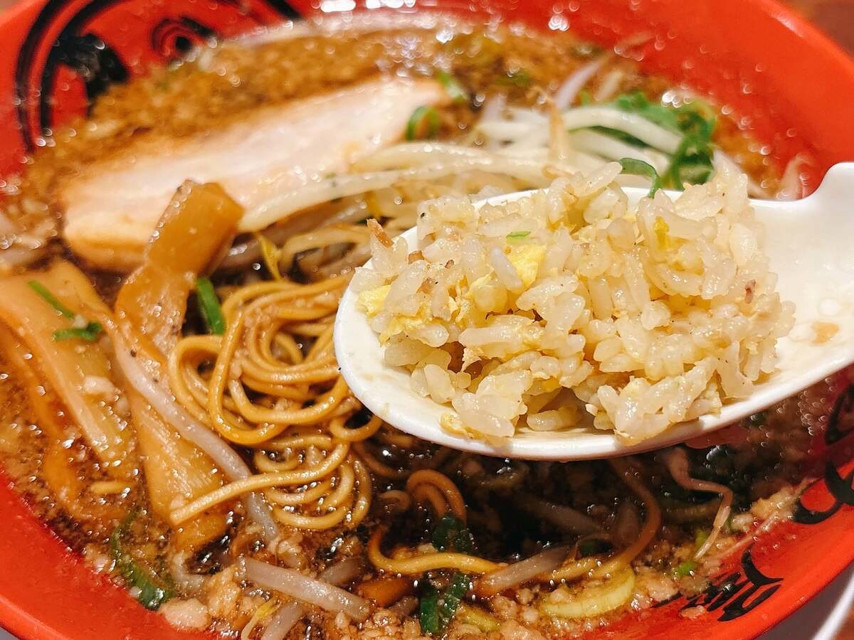 魁力屋「京都漆黒醤油ラーメン」