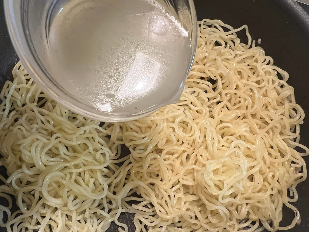 ヒジキと新タマネギの塩焼きそば
