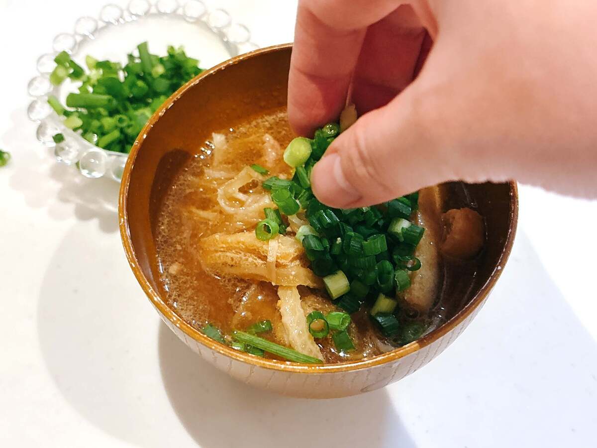 簡単すぎる「手間抜き豚汁」のレシピ