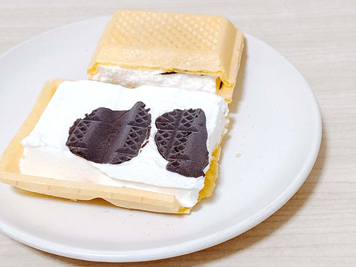 コスモスの「モナカアイス」