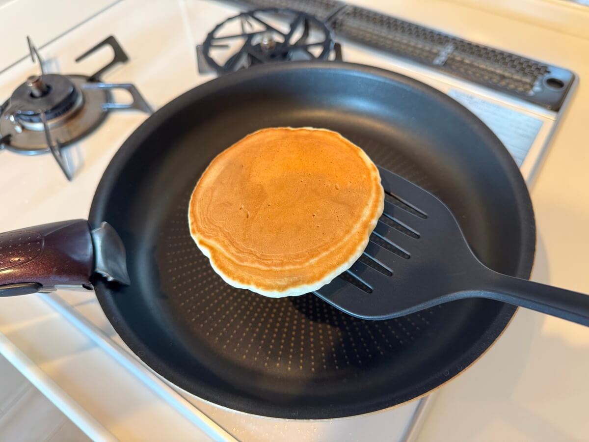 水だけでもちもちホットケーキ