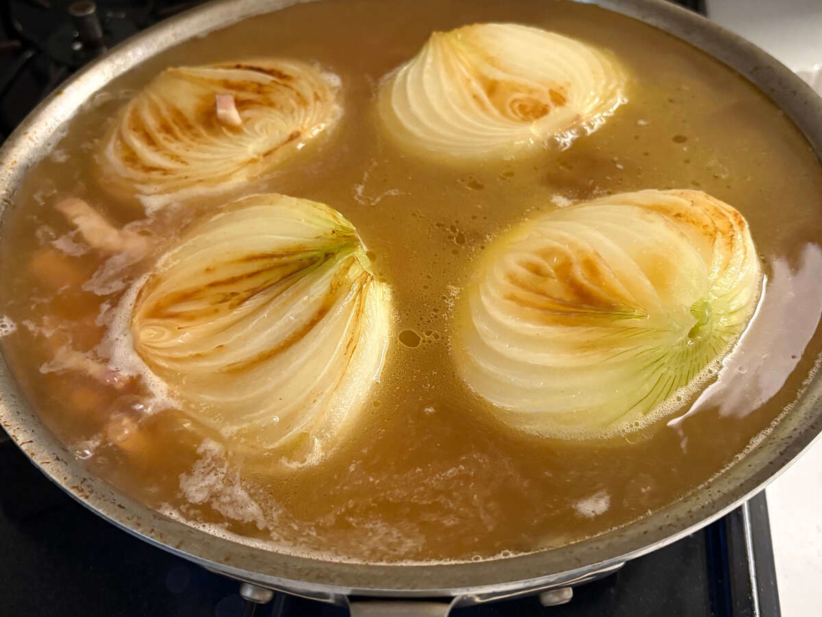 まりこさん「焼き玉ねぎ丸ごとスープ」