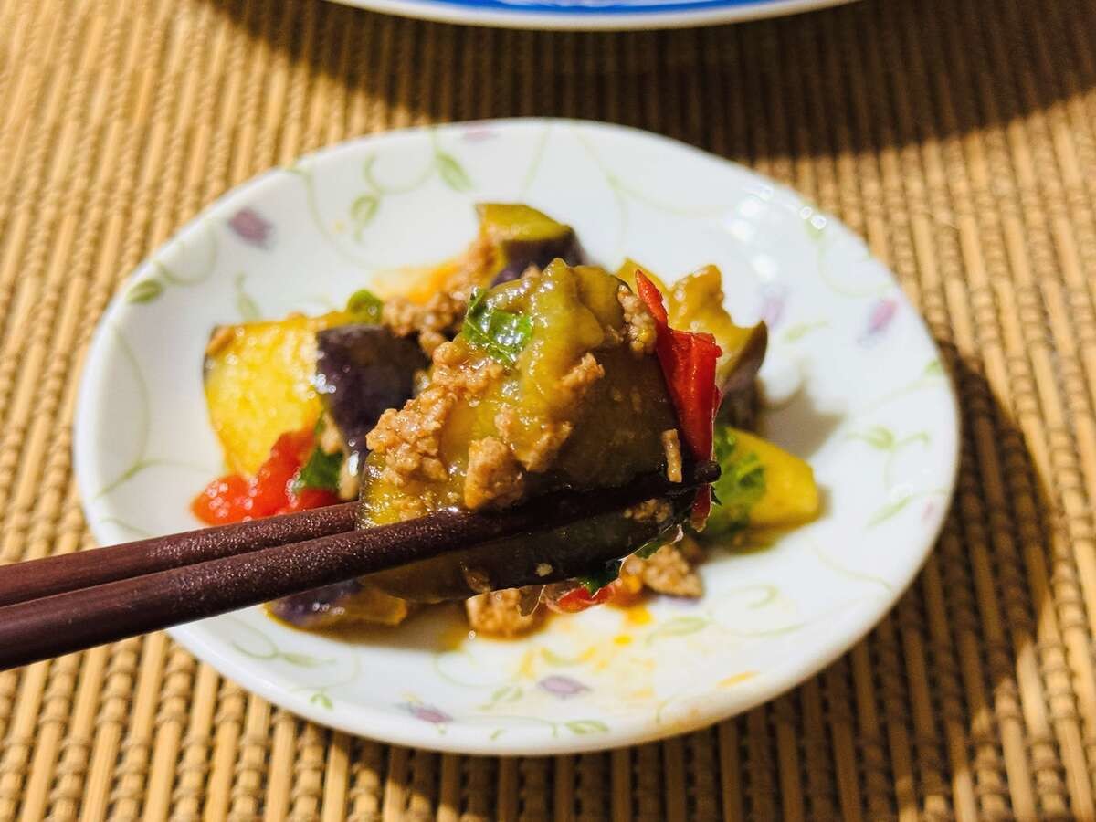 なすとトマトの肉そぼろ