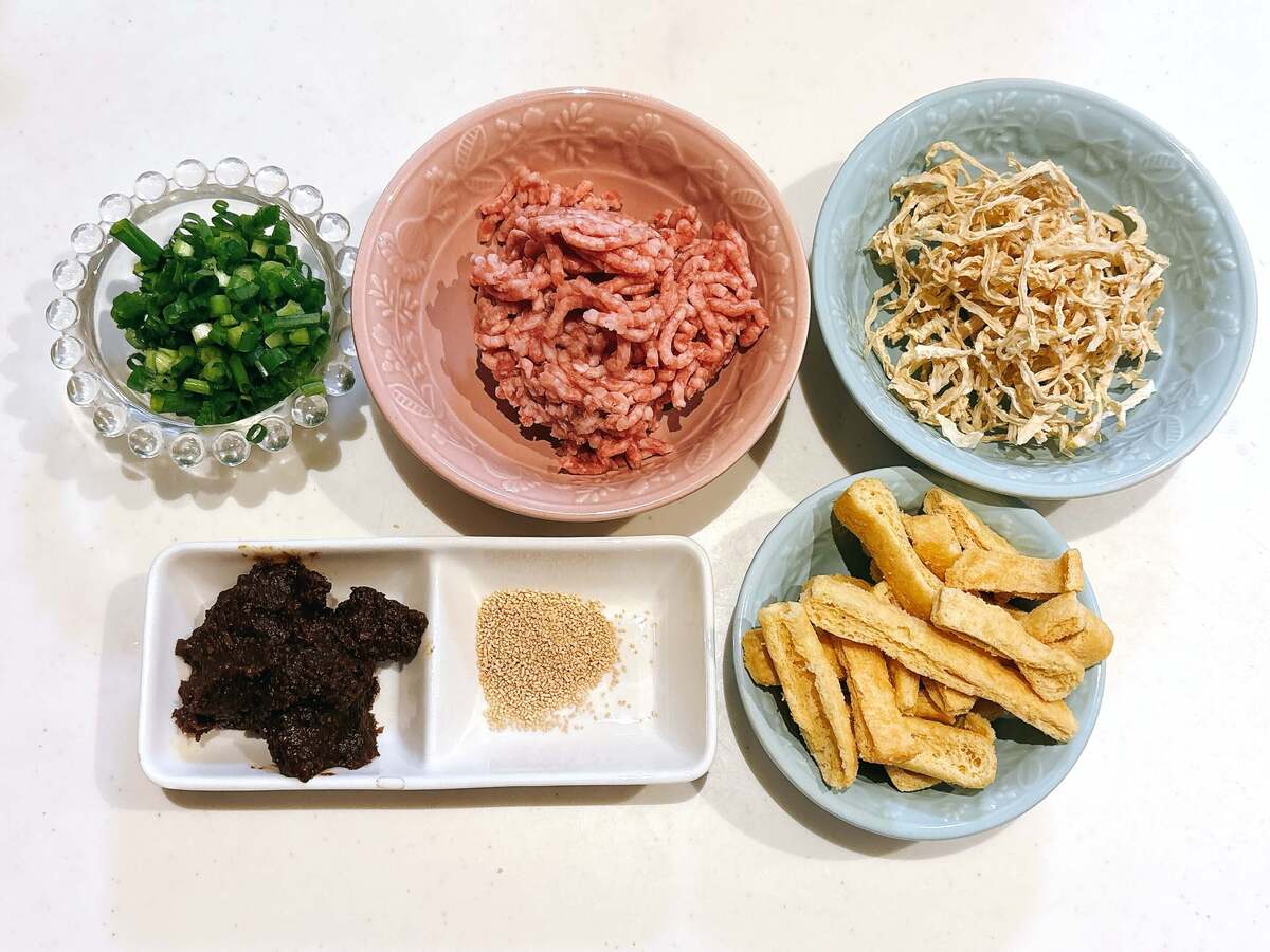 簡単すぎる「手間抜き豚汁」のレシピ