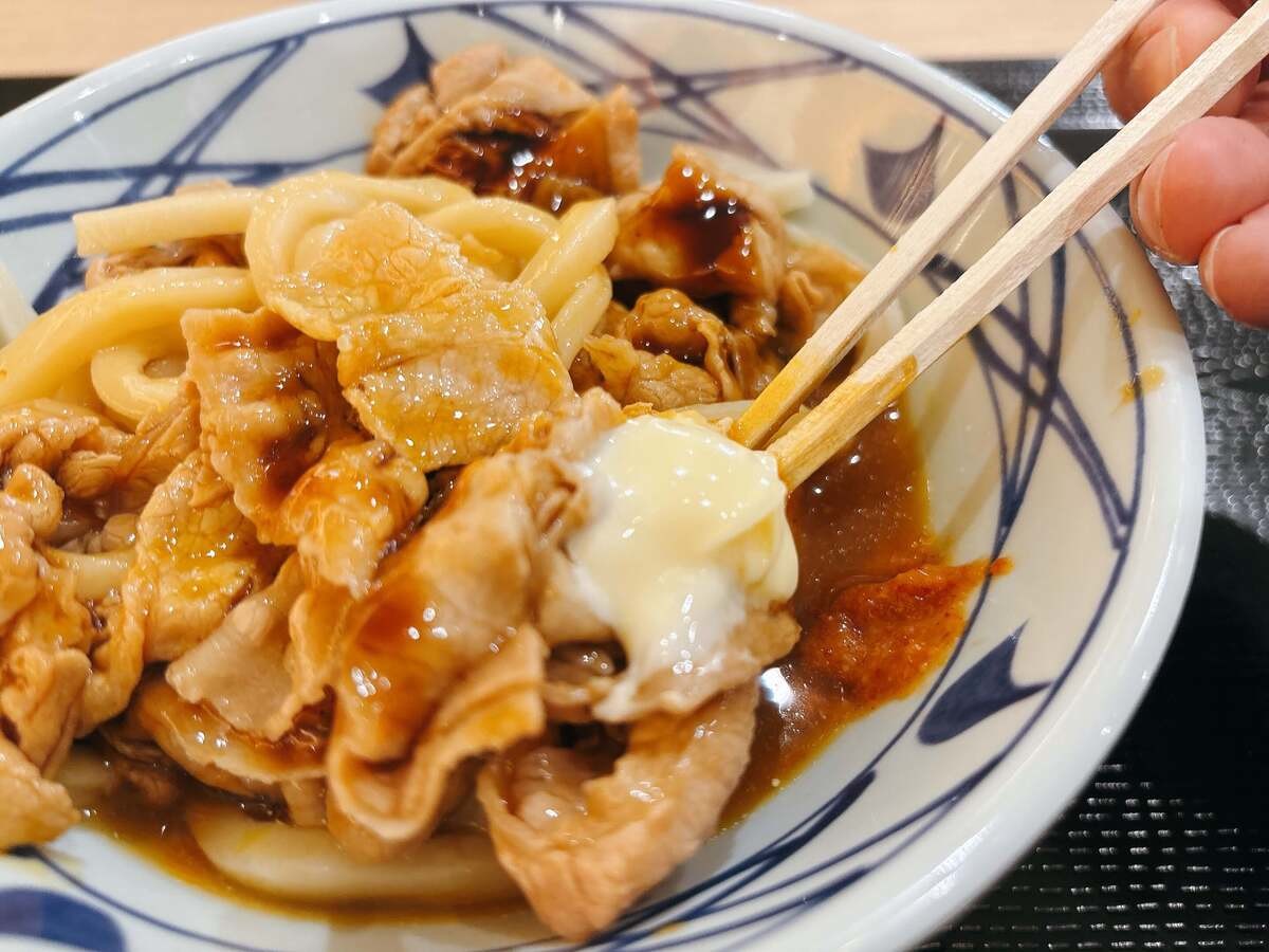 丸亀製麺「こく旨豚玉ぶっかけ 並（税込890円）