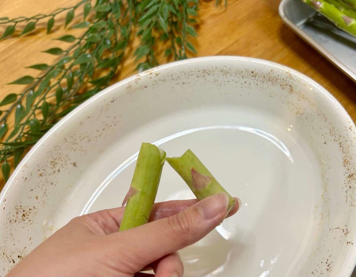 まりこさん「焼きアスパラ」