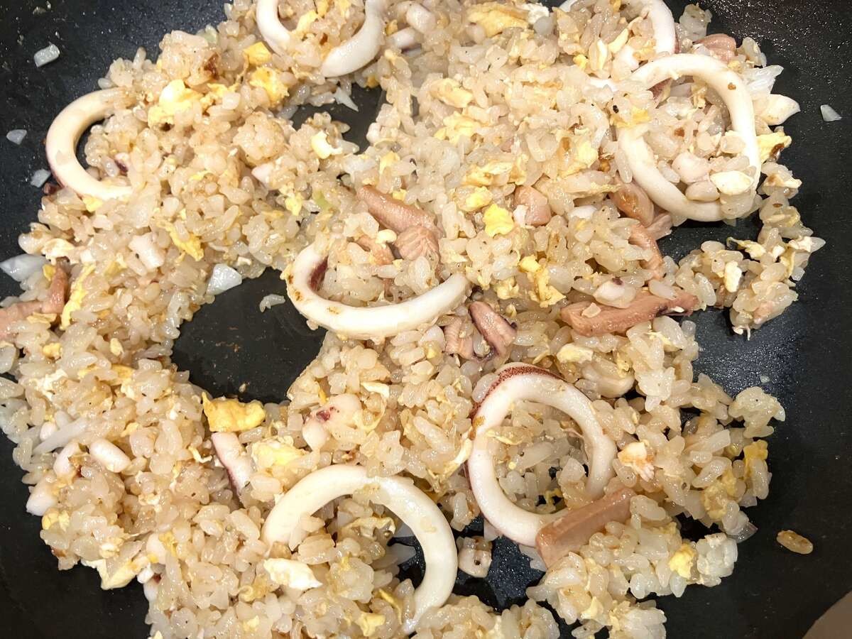 リュウジさん「いかの塩辛焼き飯」のレシピ