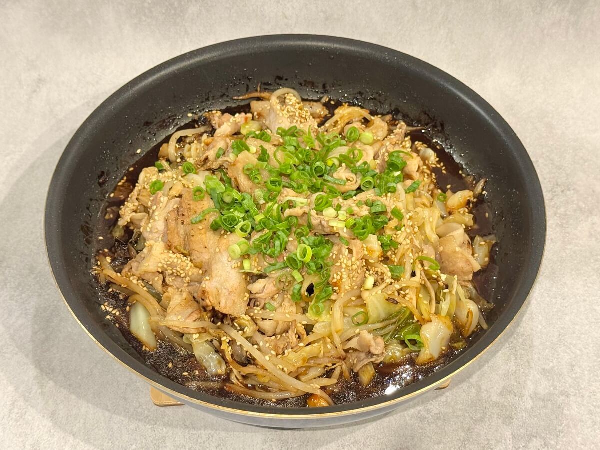 ざく切りキャベツと豚肉の蒸し焼き