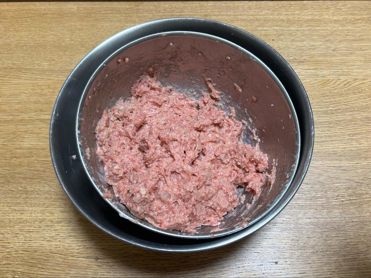 鳥羽周作さん「ふわふわ煮込みハンバーグ」