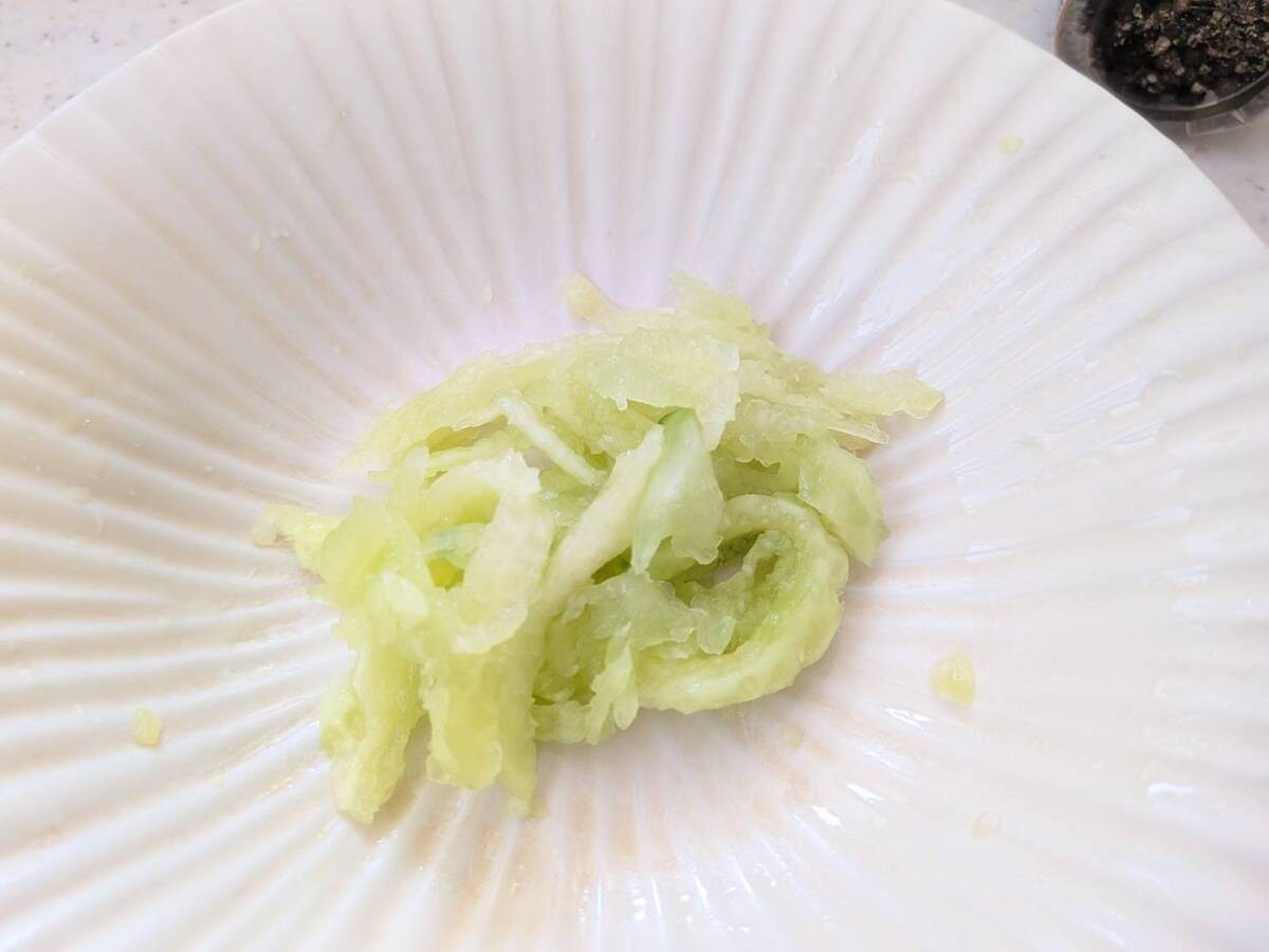 豚しゃぶとたたききゅうりのごま塩あえ