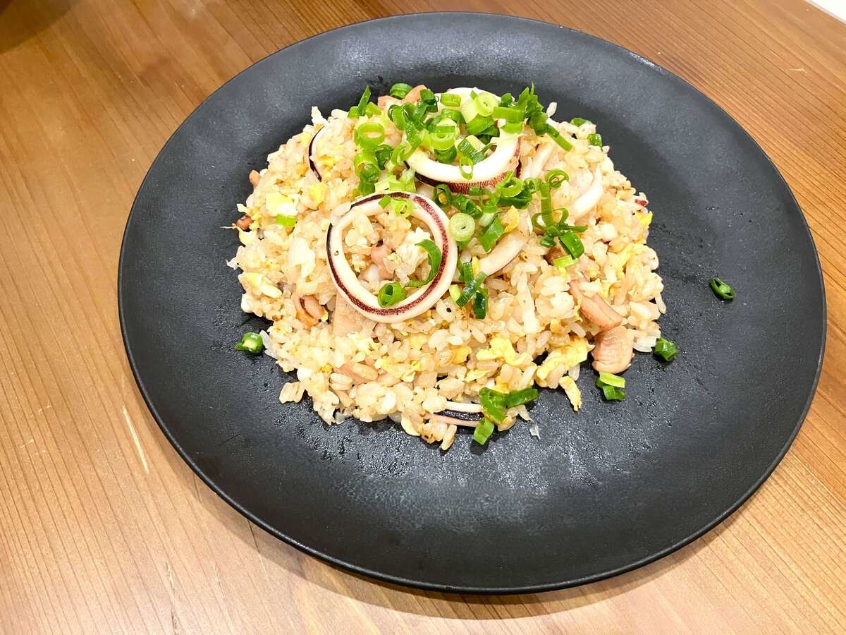 リュウジさん「いかの塩辛焼き飯」のレシピ