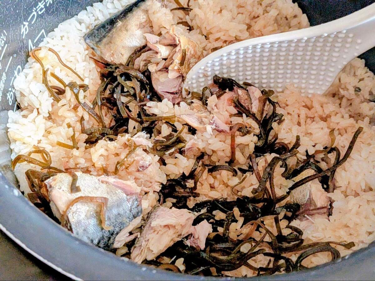 塩こんぶとさば缶の炊き込みご飯