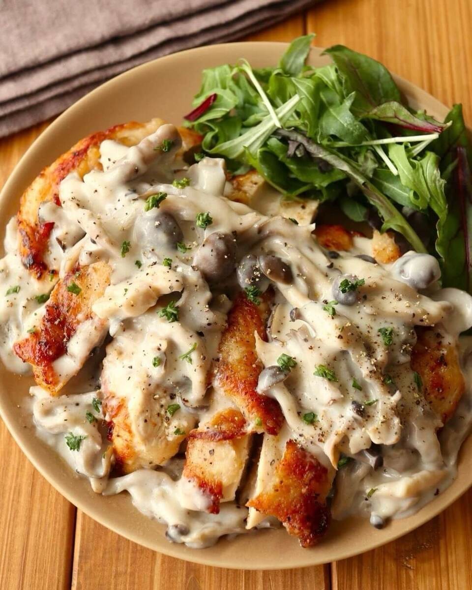 京さん特製アレンジレシピ「鶏むねチキンステーキ☆きのこクリーム」