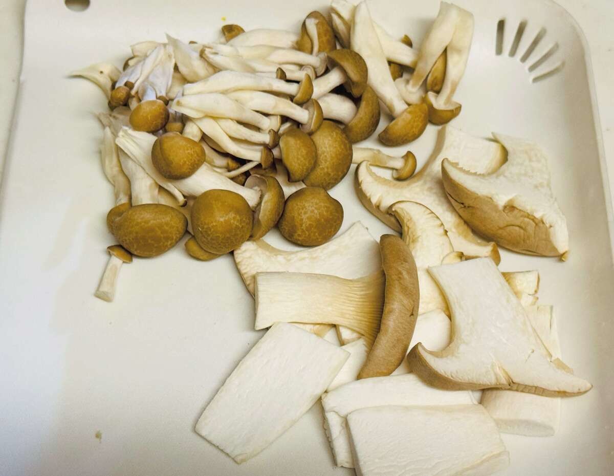 山本ゆりさん考案『塩サバとキノコのアクアパッツァ』