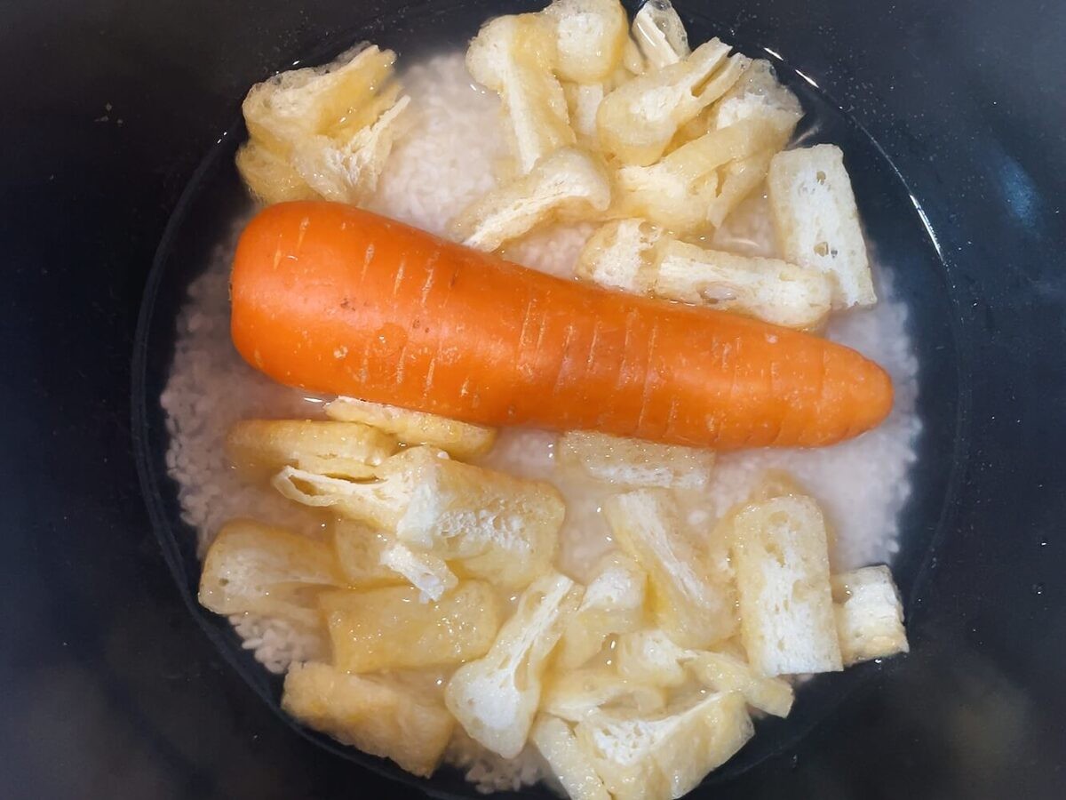 にんじん+油揚げの炊き込みごはん