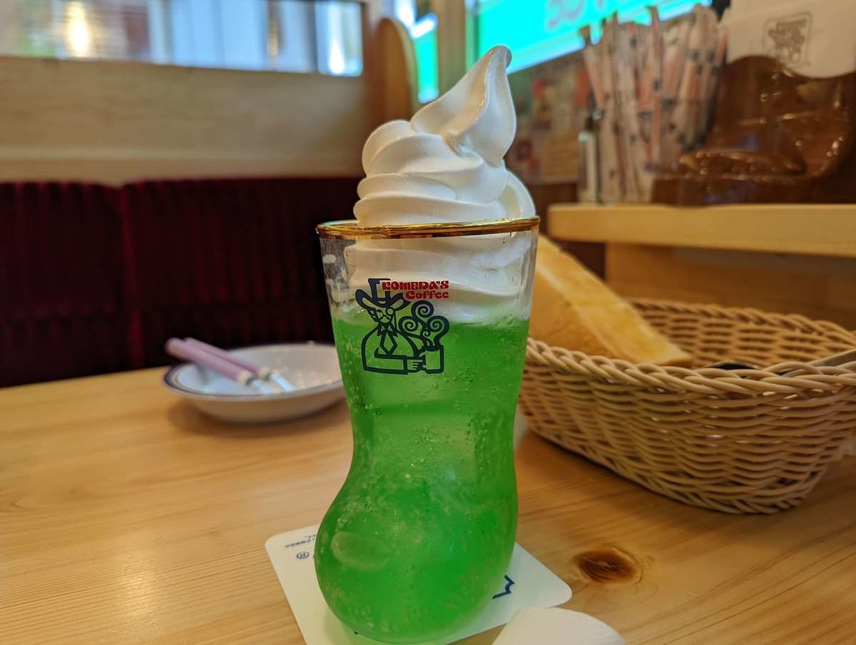 コメダ珈琲クリームソーダ