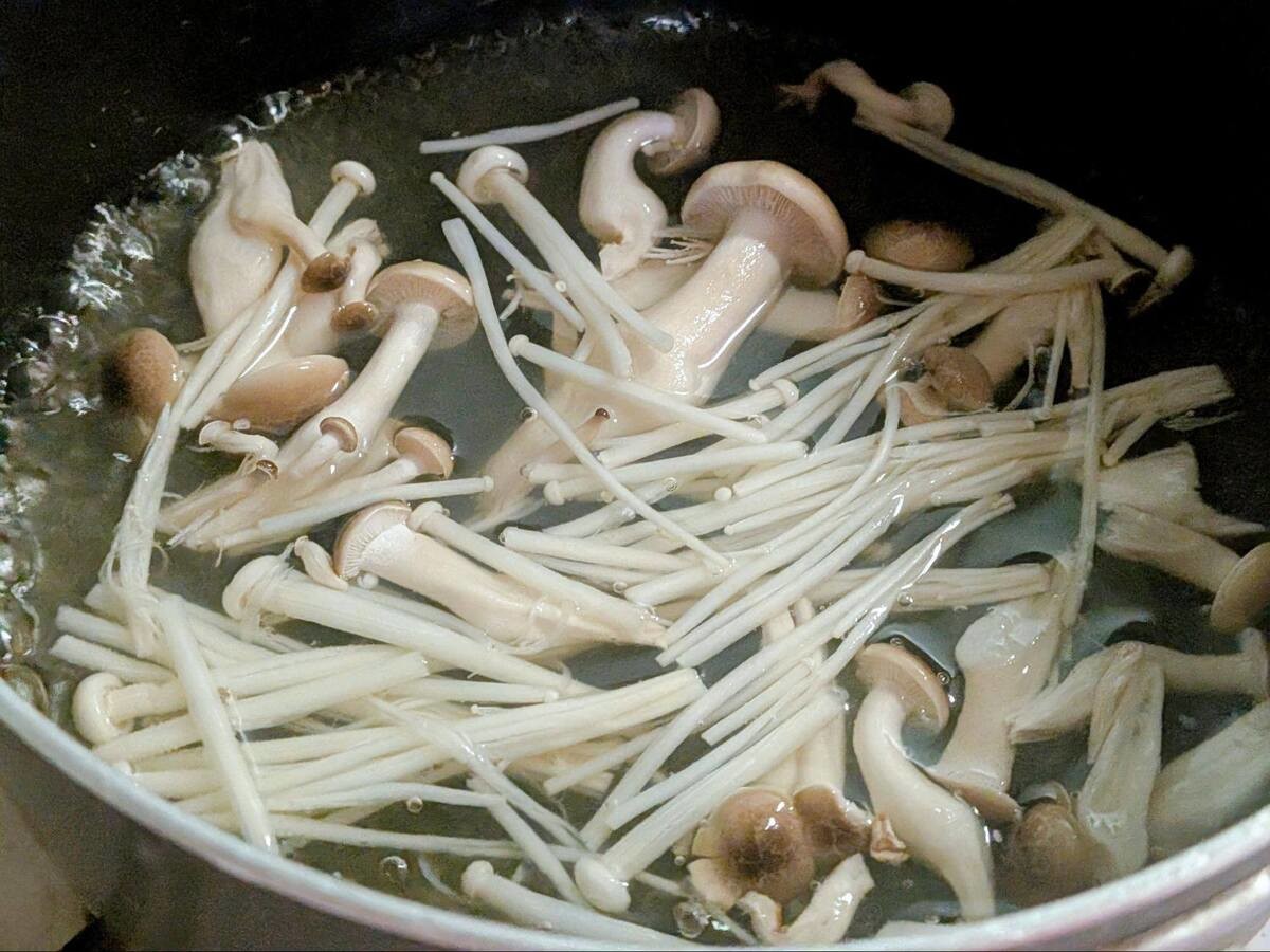 『焼おにぎり』入りわかめスープ