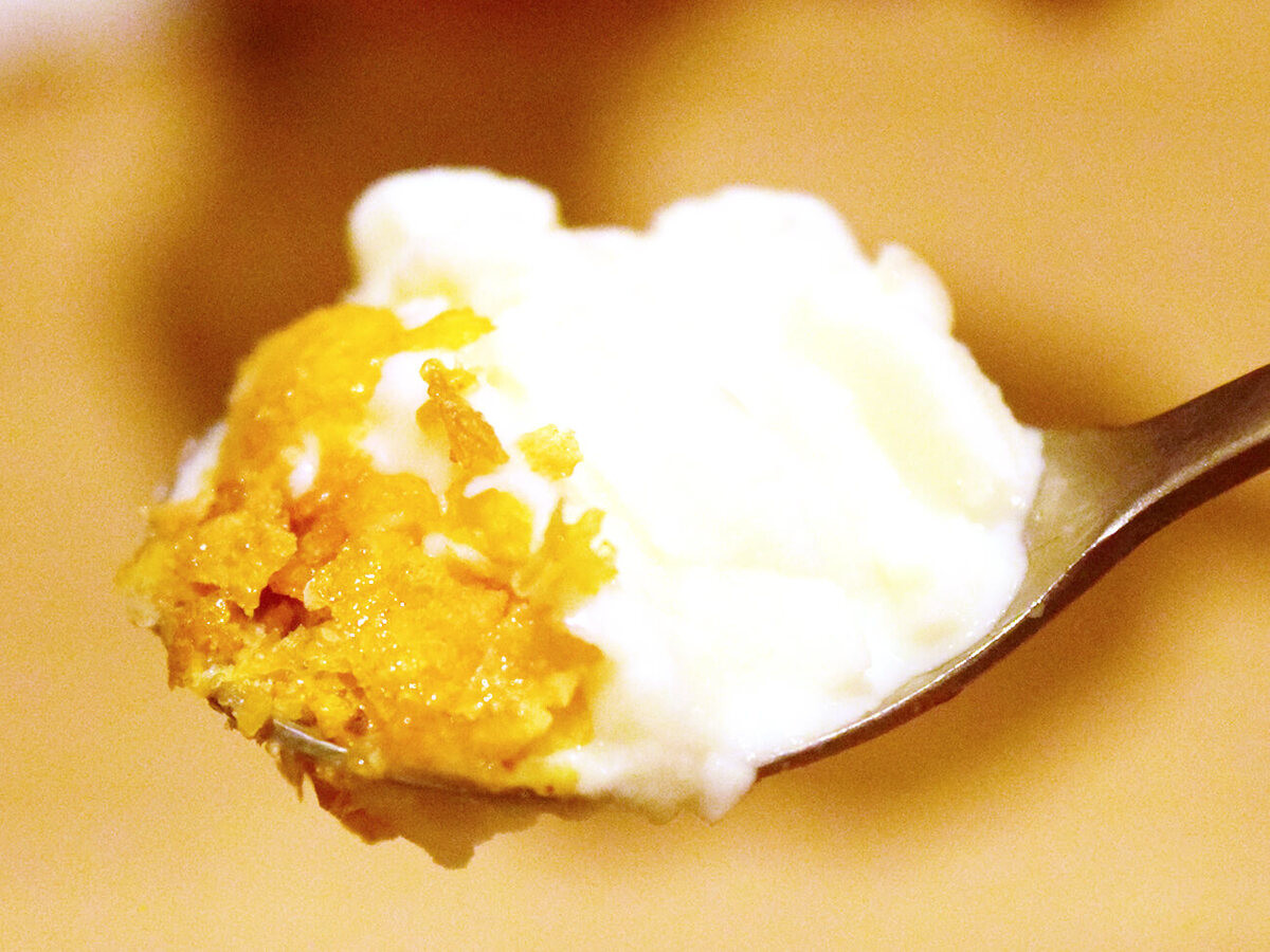 資さんうどんの「パリパリチョコソフト」を食べ比べ
