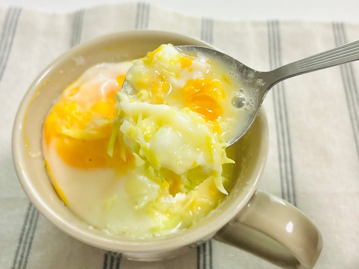 キャベツたっぷりマグカップスープ