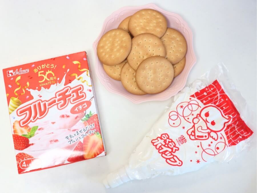フルーチェで作るクッキーサンドアイス