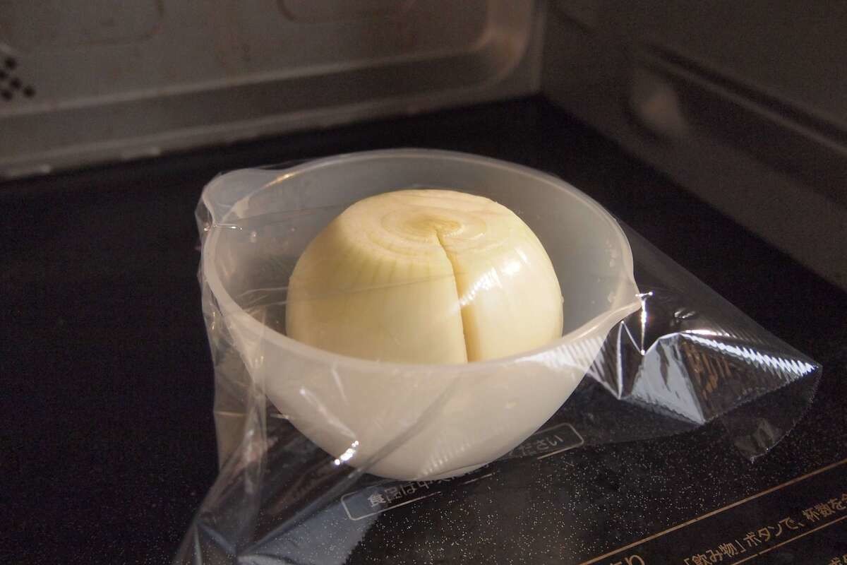 八百屋のシェフアキオさん「涙の使徒が包む旨味たっぷりのスープ餃子」のレシピ