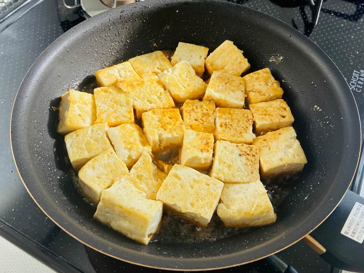 豆腐のコロコロガーリックステーキ