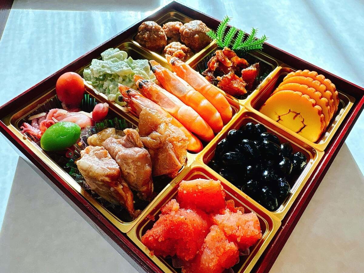 トップバリュ 和風三段重「愉」