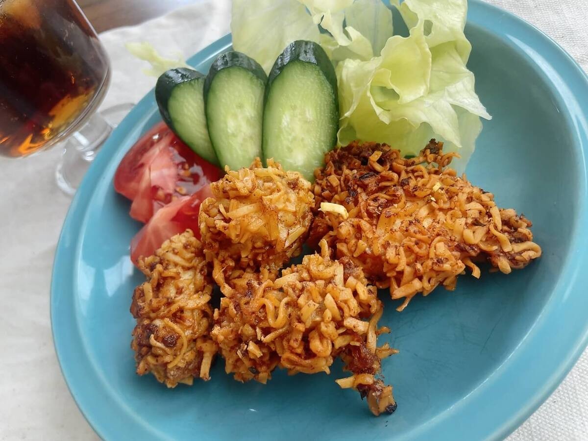 カップ麺が唐揚げの衣に!?