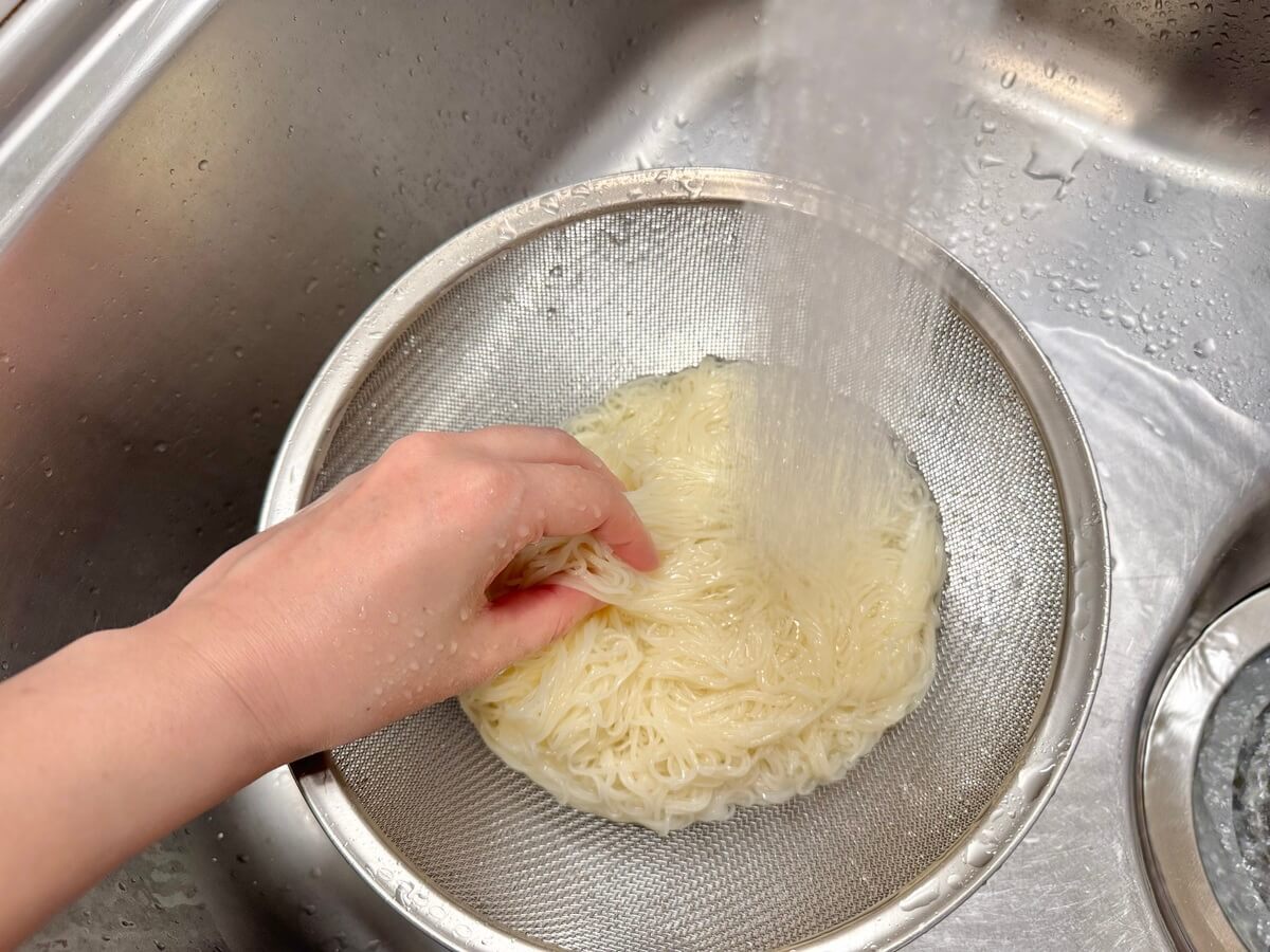 ひとくちモッツァレラとトマトのそうめん
