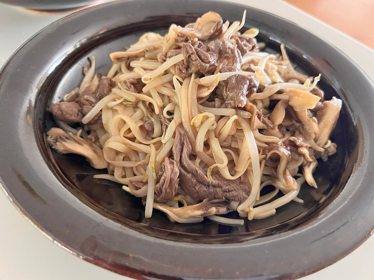藤井恵さん「牛肉ともやしの焼きうどん」