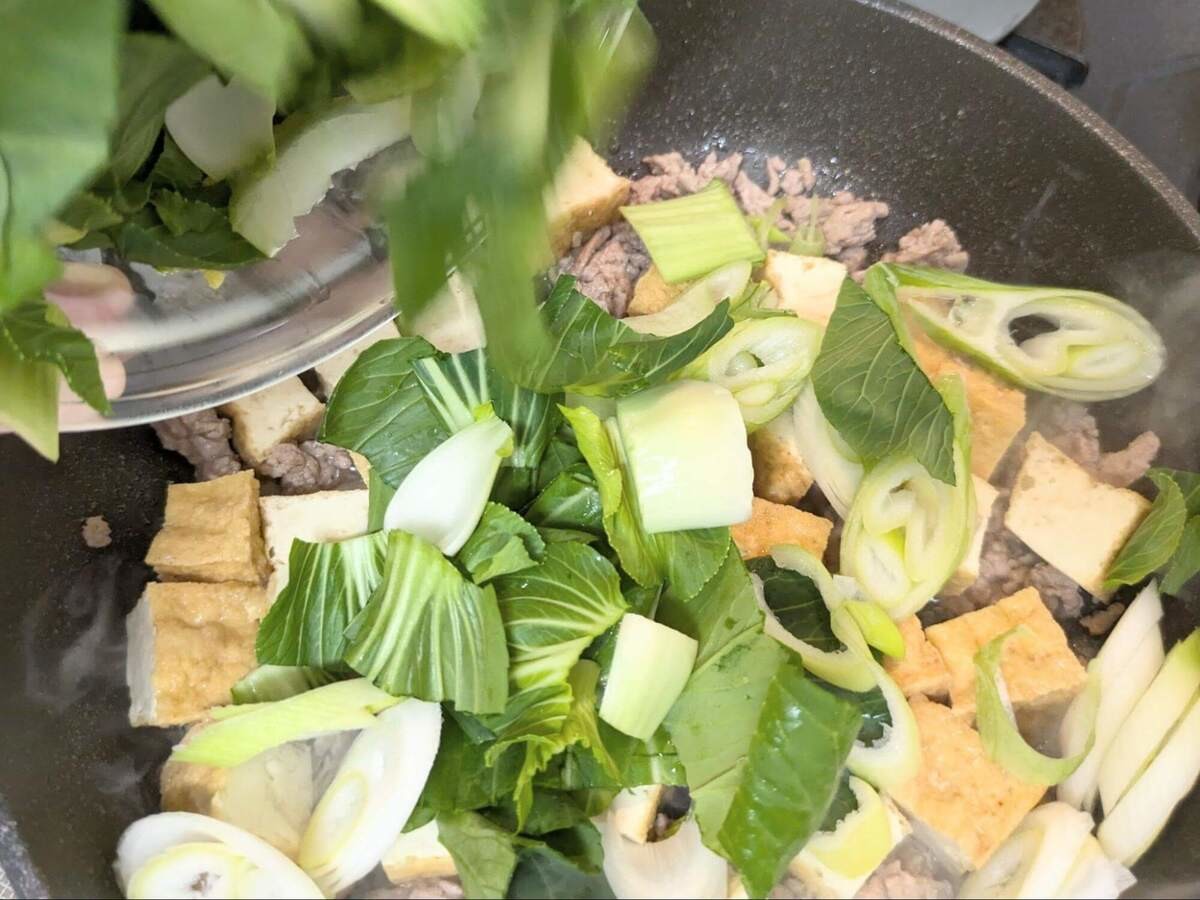 チンゲン菜そぼろ炒め