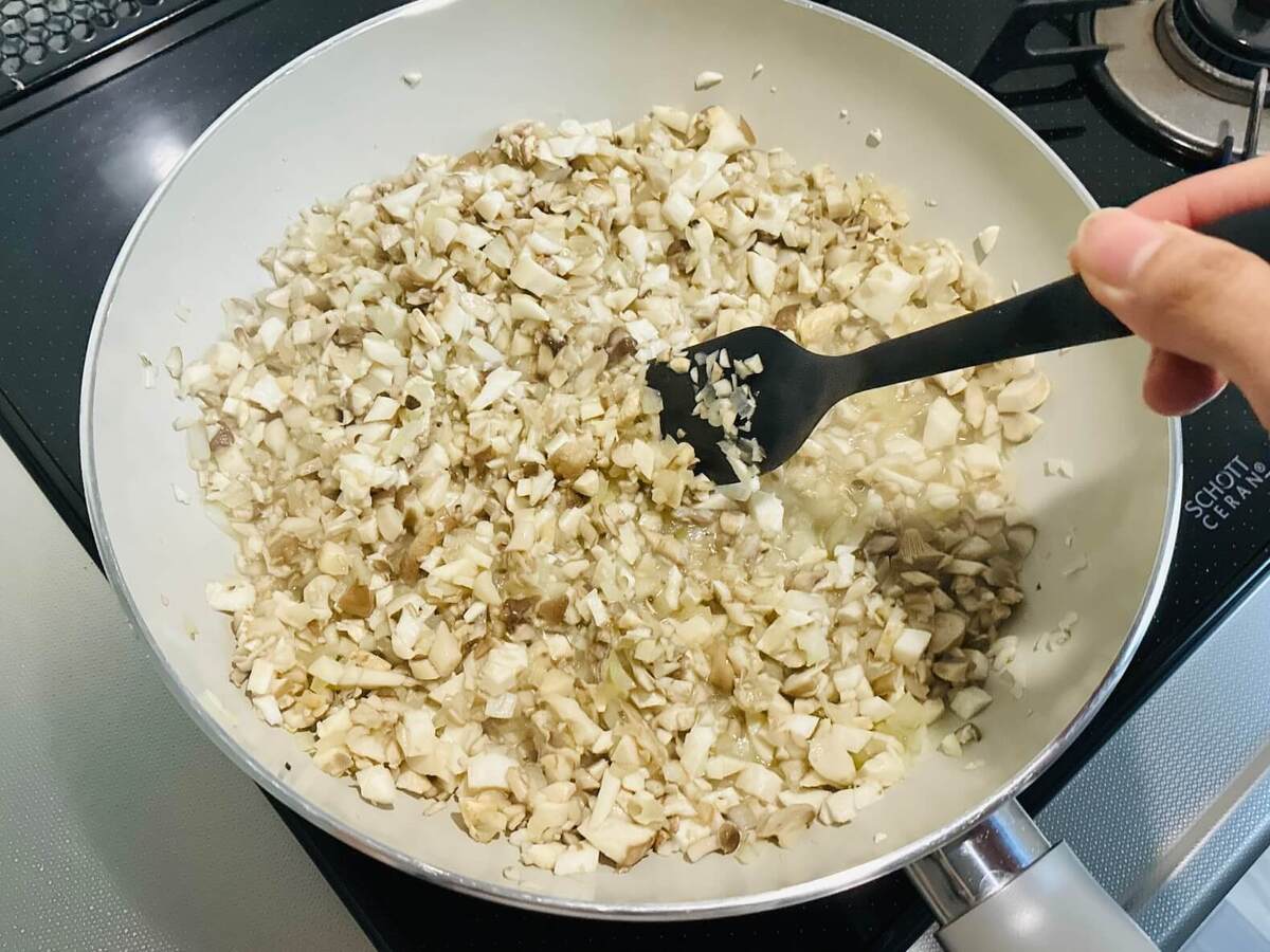 パパイズムさん「きのこで作るミートじゃないソース」