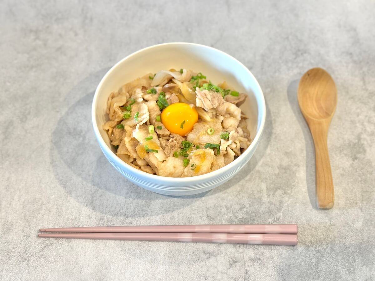 鳥羽周作さん「ガツンとうまい！！ロマンの豚丼」