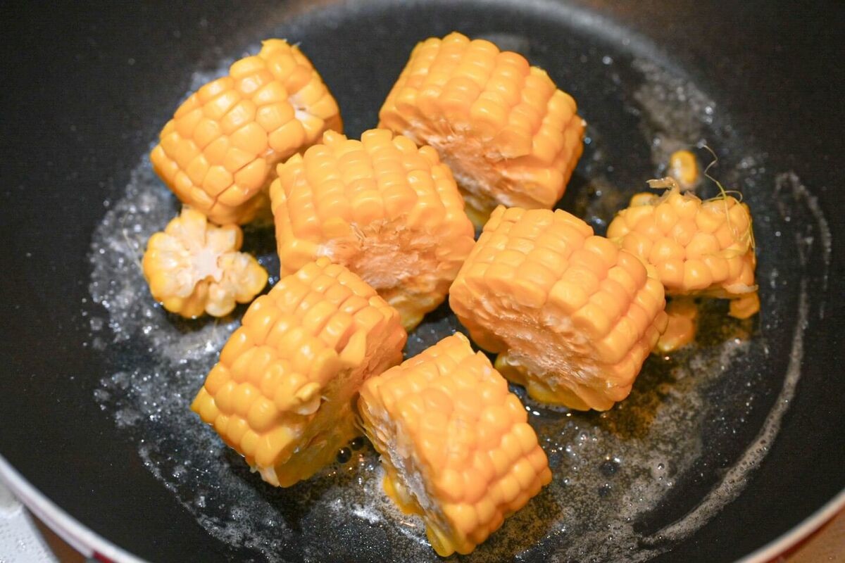 オリジナルレシピ「焼きトウモロコシのめんつゆバター」
