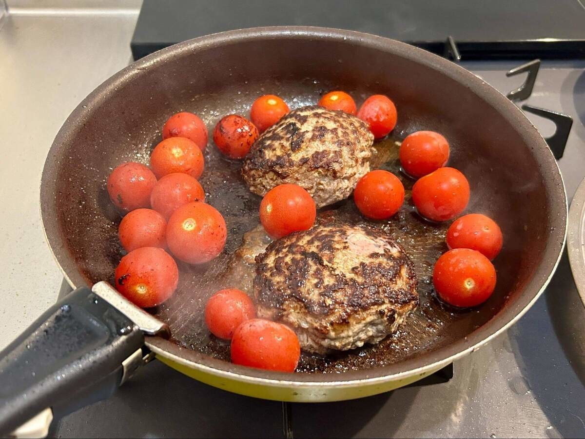 長谷川あかりさん「酒蒸しハンバーグ」