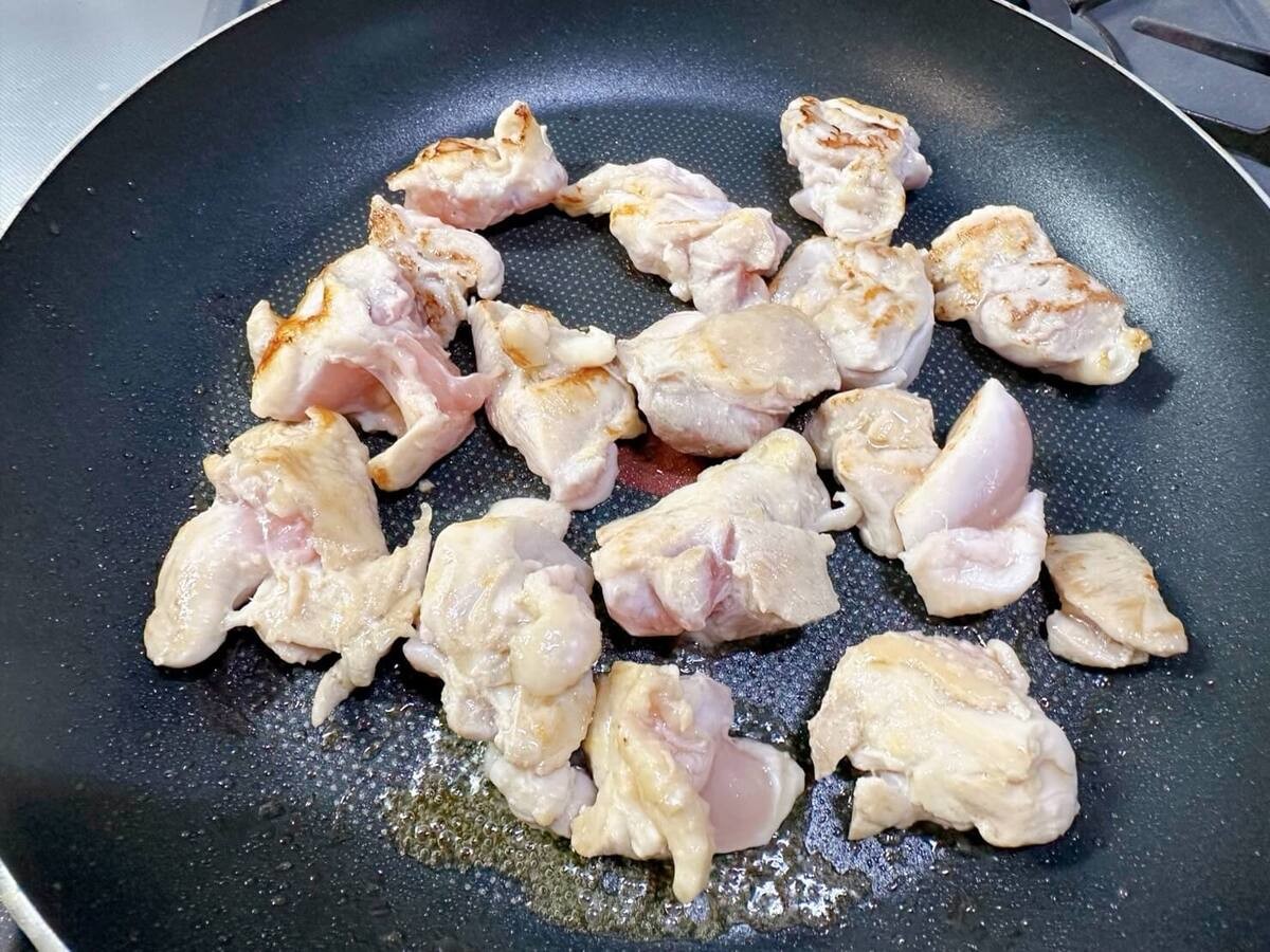 笠原将弘さん「ナスと鶏モモ肉の田舎煮」