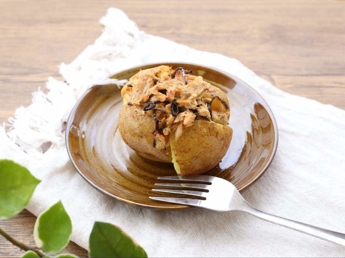 くらこん「塩こんぶでジャケットポテト」のレシピ