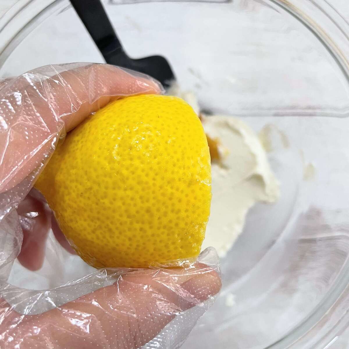 食パンについている白い粉の正体は？
